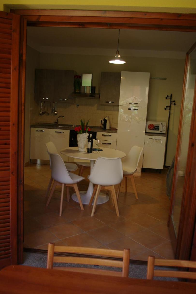 Nest House - Esclusivo Appartamento Marina Di Olbia- Mater Olbia - Beaches - Close To The Airport - Private Parking- Full Comforts - Екстериор снимка