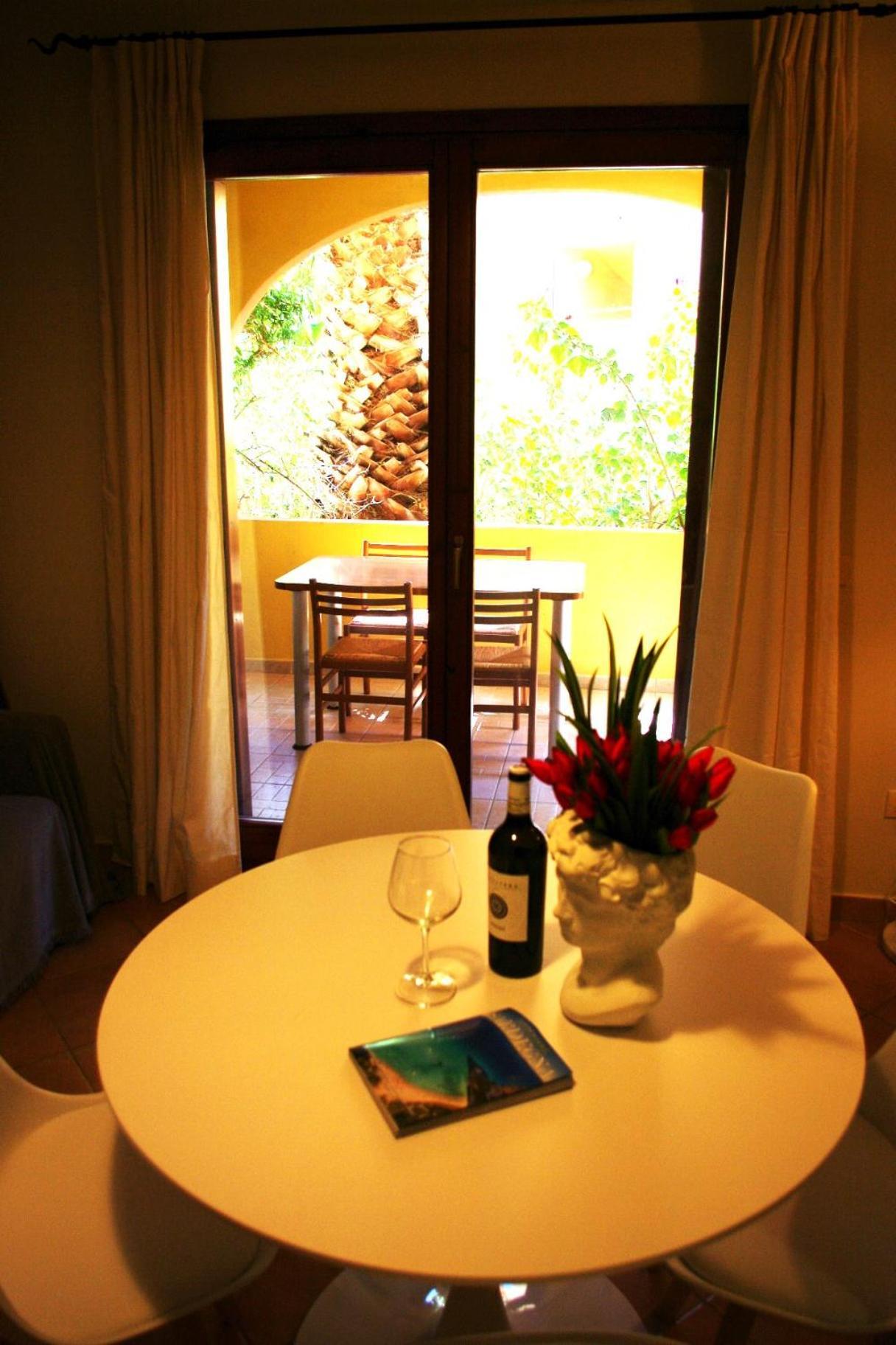 Nest House - Esclusivo Appartamento Marina Di Olbia- Mater Olbia - Beaches - Close To The Airport - Private Parking- Full Comforts - Екстериор снимка